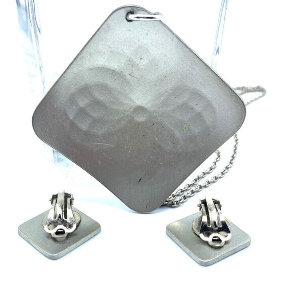 Vintage silver tone necklace and earrings set geometric engraved design - Picture 3 of 6